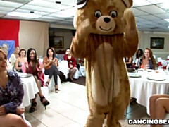 Cfnm, Bailar, Divertido, Grupo, Hd, Interracial, Madres para coger, Fiesta