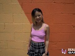 69, Asiatique, Blonde, Sucer une bite, Tir de sperme, Faciale, Pov, Adolescente