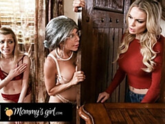 18, デカ尻, 指いじり, なめる, 淫乱熟女, 母, オマンコ, フェラする