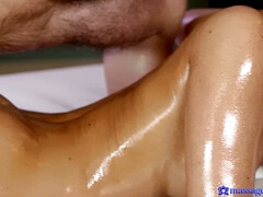 デカパイ, フェラチオ, 茶髪の, バック, ヨーロピアン, 手コキする, オイル, 濡れ