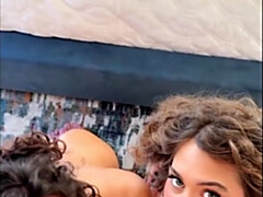 Enthousiasteling, Grote mammen, Gek, Huisgemaakt, Kut duiken, Tiener, Trio, Tieten likken