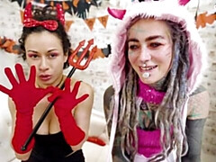 ディルド, 指いじり, キス, なめる, オナニー, 剃毛, オッパイの, おもちゃ