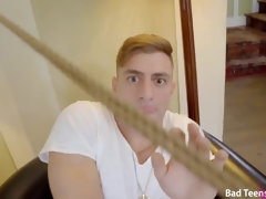 Gros cul, Gros seins, Sucer une bite, Brunette brune, Tir de sperme, Hard, Seins naturels, Adolescente