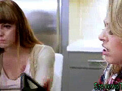 Oudere vrouw, Sperma shot, Handbeurt, Rijpe lesbienne, Moeder die ik wil neuken, Anaal likken, Taboe, Tiener