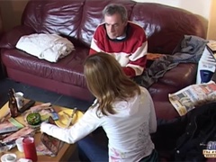 ブロンド, フェラチオ, 手コキする, キス, ピアス, ガリガリ, ゴックンする, ティーン