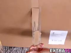 Grote lul, Grote mammen, Blond, Pijpbeurt, Hondjeshouding, Sperma in gezicht, Monster, Gezichtspunt