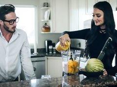 Cul, Sucer une bite, Brunette brune, Poilue, Branlette thaïlandaise, Mère que j'aimerais baiser, Seins naturels, Jarretelles