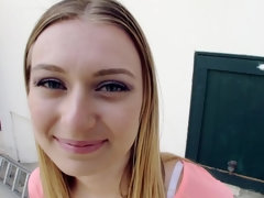 Dirty minded blonde is satisfying her boyfriend