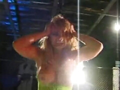 Классика, Дилдо, Секс без цензуры, Огромные размеры, Лесбиянка, Милф, На природе, Ретро