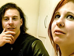 Achter de coulissen, Pijpbeurt, Brits, Stel, Eerste keer, Likken, Realiteit, Roodharige vrouw