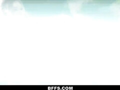 Verga grande, Cuadrupleta, Grupo, Pajear, Pequeña, Estrella porno, Pov, Tetas
