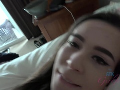 Amateur, Doigter, Branlette thaïlandaise, Huilée, Chatte, Rasée, Maigrichonne, Fumer