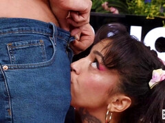 Grosser schwanz, Blasen, Sperma im mund, Kehlenfick, Aufs gesicht abspritzen, Hd, Nackt, Muschi