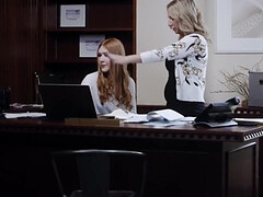 Nana, Blonde, Sucer une bite, 2 femmes 1 homme, Hard, Bureau, Chatte, Tabou