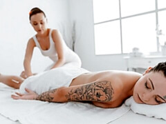 Пальцем, Лесбиянка, Массаж, Мастурбация, Киски, Бритые, Тату, Молоденькие