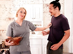 Gros cul, Grosse bite, Gros seins, Blonde, Sucer une bite, Mère que j'aimerais baiser, Cheveux courts, Nénés