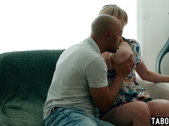 Grote lul, Grote mammen, Interraciaal, Likken, Rijpe lesbienne, Moeder die ik wil neuken, Kut duiken, Vrouw