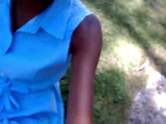 Amateur, Doigter, Fille latino, Masturbation, Nue  à poil, Portugaise, Public, Jupe