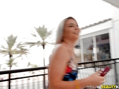 Amateur, Lamer culo, Estilo perrito, Lamidas, Tetas naturales, Cabello corto, Tatuaje, Tetas