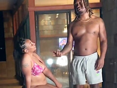 Amateur, Gros clito, Gros seins, Rondelette, Grosse, Piscine, Chatte, Gicler