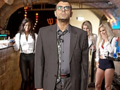 Grosser arsch, Grosse titten, Fingern, Küssen, Lesbisch, Entkleiden, Jungendliche (18+), Titten