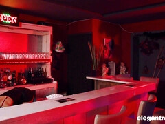 Anaal, Grote kont, Grote lul, Pijpbeurt, Hondjeshouding, Dubbele penetratie, Pornster, Trio