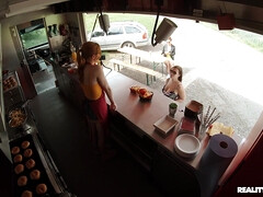 Grosse titten, Blasen, Britisch, Europäisch, Brille, Lecken, Muschi, Rotschopf