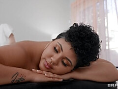 Belle grosse femme bgf, Gros cul, Grosse bite, Gros seins, Sucer une bite, En levrette, Massage, Mère que j'aimerais baiser