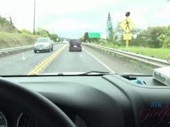 Blondine, Blasen, Sperma im mund, Flashen, Freundin, Handjob, Im freien, Pov