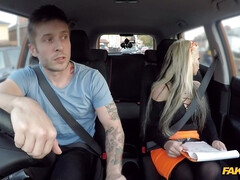 Grosse titten, Schwarz, Auto, Europäisch, Brille, Im freien, Rock, Strümpfe