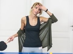 Cul, Blonde, Sucer une bite, En levrette, Embrassement, Rasée, Tatouage, Nénés