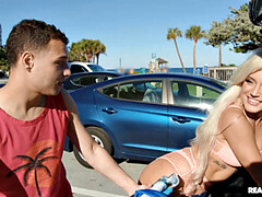 Пляж, Бикини, Блондинки, Брюнетки, В машине, Собачьи, На природе, Косички