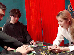 Blasen, Chinesisch, Spermaladung, Fingern, Spiele, Muschi, Strümpfe, Uniform