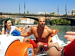 Pummelig, Tschechisch, Hundestellung, Milf, Geld, Natürlichen titten, Im freien, Öffentlich