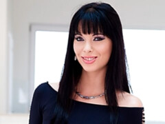 Anaal, Grote kont, Grote mammen, Pijpbeurt, Bruinharig, Hondjeshouding, Hakken, Masturbatie