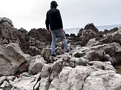 Amateur, Sucer une bite, Queue, Allemand, Seins naturels, Public, Sperme, Suçant