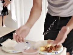 Tussi, Grosse titten, Blasen, Spermaladung, Fetisch, Hausmädchen, Rotschopf, Titten