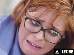 Grote mammen, Gek, Vuisten, Hd, Masturbatie, Kut duiken, Roodharige vrouw, Tieten likken