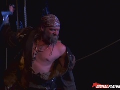 Arsch, Grosse titten, Blondine, Aufs gesicht abspritzen, Im freien, Piercing, Muschi, Kurzes haar