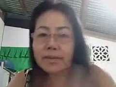 Mature Thai Whore Showing Off Her Body