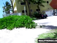 Femme couguar, Embrassement, Lesbienne, Chatte, Réalité, Chaussettes, Fils, Adolescente