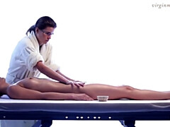 18 jahre, Frau, Massage, Masturbation, Orgasmus, Jungendliche (18+), Titten, Jungfrau