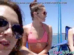 18 ans, Amateur, Sucer une bite, De plein air, Fête, Réalité, Adolescente