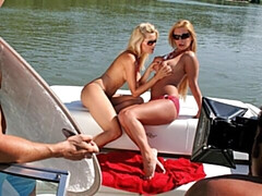 デカ尻, デカパイ, 指いじり, キス, 下着, 淫乱熟女, オマンコ, 剃毛