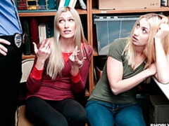 Blonde, Sucer une bite, Attrapée, En levrette, Branlette thaïlandaise, Adolescente, Uniforme