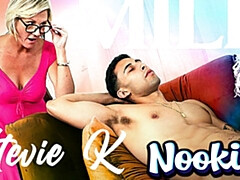 Grosse bite, Gros seins, Blonde, Sucer une bite, Attrapée, Lunettes, Rasée, Fils