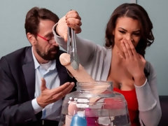 Grosser arsch, Schwarz, Blasen, Braunhaarige, Hundestellung, Fingern, Handjob, Milf