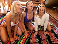 Fingern, Küssen, Lesbisch, Lecken, Lingerie, Rasiert, Dürr, Titten