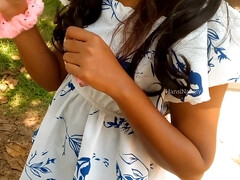 18 jaar, Enthousiasteling, Aziatisch, Universiteit, Stel, Schattig, Eerste keer, Buiten