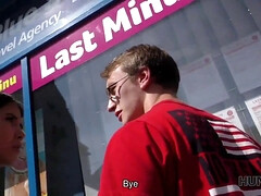 Man die toekijkt, Tsjechisch, Vingeren, Likken, Geld, Gezichtspunt, Realiteit, Zoon